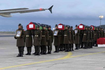 Ankara’da uçak kazasında hayatını kaybeden Libyalı askerler resmi törenle ülkelerine uğurlandı