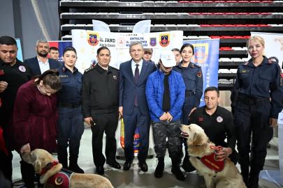 Antalya’da engeller sevgiyle aşılıyor