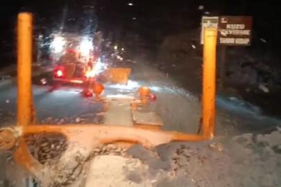 Antalya’da mevsimin ilk karı yağdı, Antalya-Konya karayolu beyaza büründü