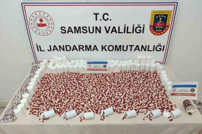 Apartman yöneticisi jandarma tarafından 7 bin uyuşturucu hapla yakalandı