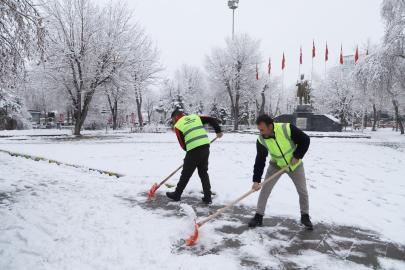 Ardahan’da belediyeden karla mücadele