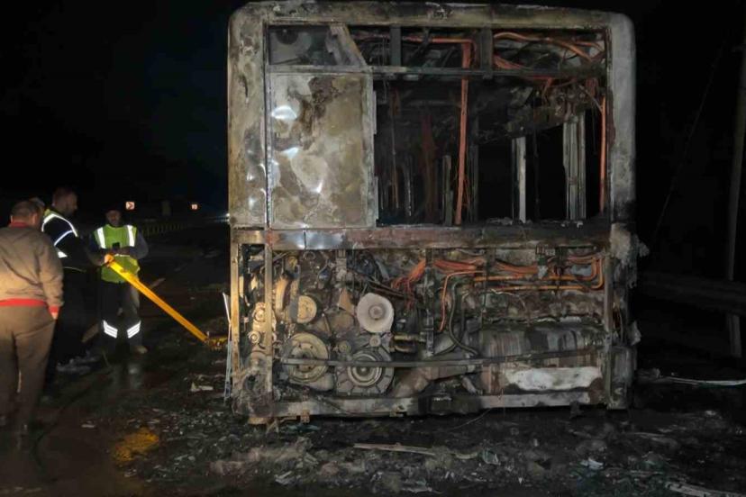 Arnavutköy’de İETT otobüsü alevlere teslim oldu