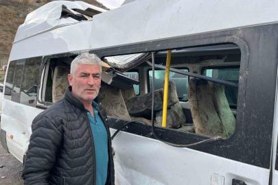 Artvin’de üzerlerine kaya yağan minibüs şoför yaşadıkları korku dolu anları anlattı