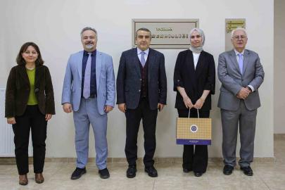 Atatürk Üniversitesi Öğretim Üyesi Prof. Dr. Rabia Meryem Yılmaz, 2025 yılı üstün başarılı genç bilim insanı ödülüne layık görüldü