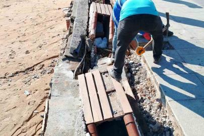 Aydın Büyükşehir Belediyesi’nden hızlı müdahale: Altıkum’da onarım çalışmaları devam ediyor