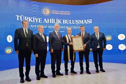 Aydın’ın Ahisi Gülter’e Ahi Esnaf Beratı verildi