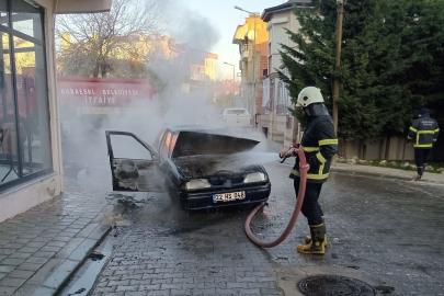 Babaeski’de otomobil cayır cayır yandı