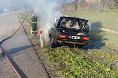 Babaeski’de seyir halindeki otomobil alev aldı