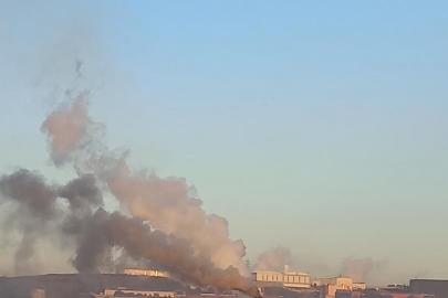 Bacadan çıkan simsiyah duman vatandaşı tedirgin etti