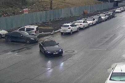 Bahçelievler’de trafik saatinde drift dehşeti kamerada