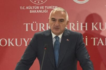 Bakan Ersoy: "Genel Okuyucu Dizisi’ ile başlatılan 100 kitaplık proje, özellikle gençlerin ‘tarih sıkıcı ve anlaşılmazdır’ algısını kıracak"