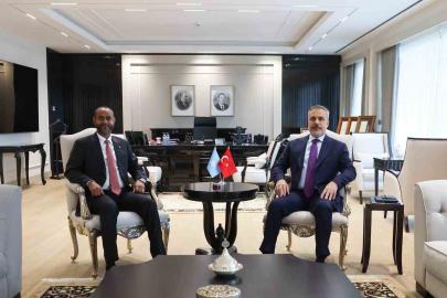 Bakan Fidan, Somali Limanlar ve Deniz Ulaştırma Bakanı Nur ile bir araya geldi