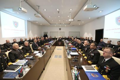 Bakan Güler başkanlığında "Deniz Kuvvetleri Komutanlığı Yıllık Komutanlar Toplantısı" yapıldı