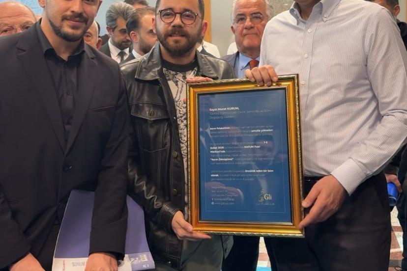 Bakan Kurum’a fuar davetiyesi takdim edildi