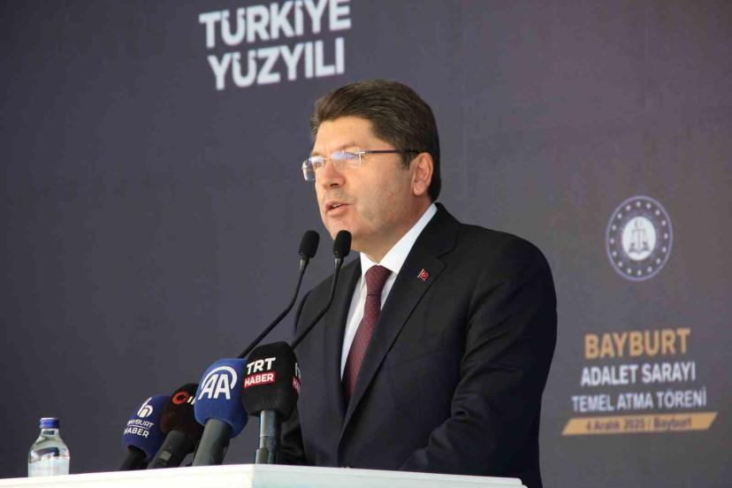 Bakan Tunç: "Yargıyı birilerinin arka bahçesi olmaktan çıkardık, darbeciden kurtardık, milletin yargısı haline getirdik"
