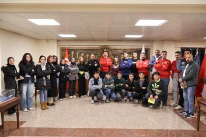 Bakan Yardımcısı Ayhan, Bayburtlu gençleri bakanlıkta ağırladı