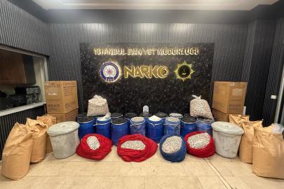 Bakan Yerlikaya: "İstanbul ve İzmir’de gerçekleştirilen uyuşturucu operasyonlarında 6 milyon 958 bin adet uyuşturucu hap ele geçirildi"