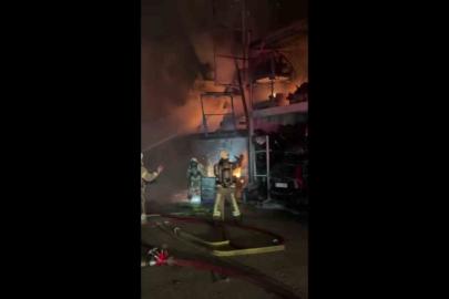 Başakşehir Atatürk Oto Sanayi  Sitesi’nde çıkan yangında 1 kişi hayatını kaybetti