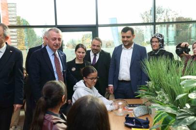 Başkan Büyükakın: "Kütüphanelerde gençlerimizi geleceğe hazırlıyoruz"