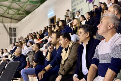Başkan Durgut’tan Söğütspor Voleybol Takımına tribün desteği