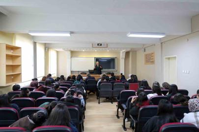 Başkan Yalçın gençlerle buluştu