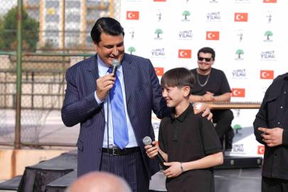 Başkan Yılmaz gençlerle bir arada