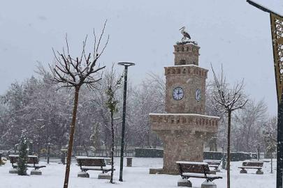 Batman’da kar sevinci: Sokaklar beyaza büründü