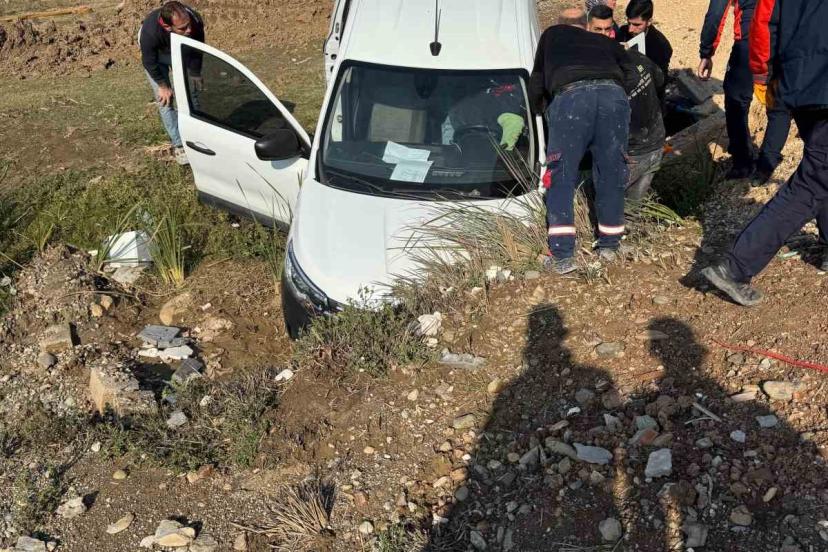 Batman’da otomobil su kanalına düştü: 1 yaralı