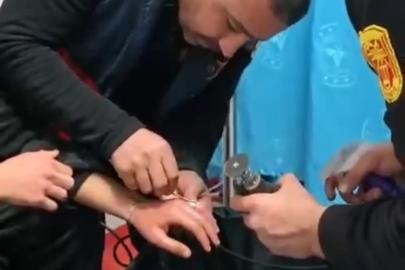 Batman’da parmağına yüzük sıkışan gencin imdadına itfaiye yetişti