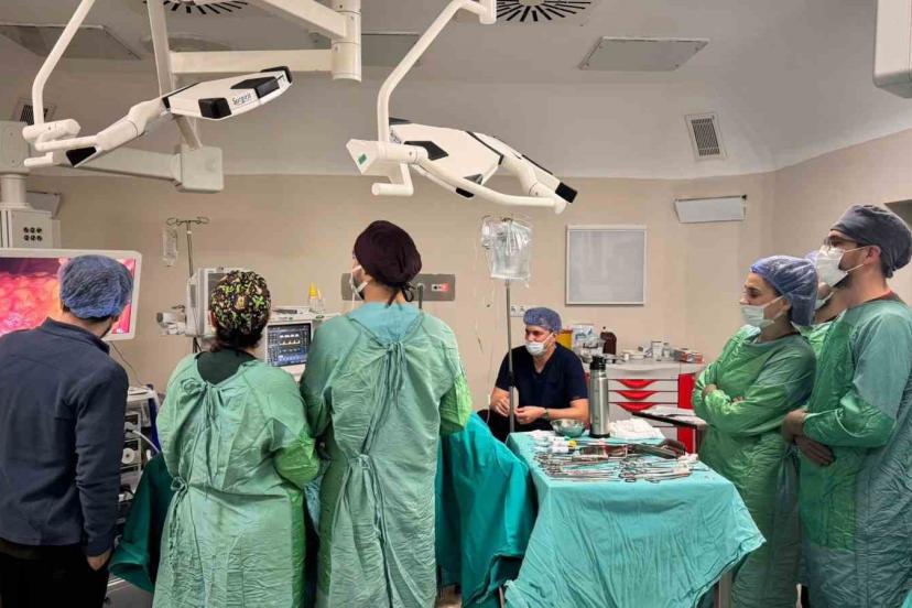 Bayburt Devlet Hastanesi’nde ilk kez izsiz cerrahi yöntemi uygulandı