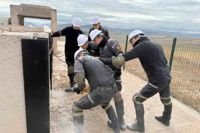 Bayburt’ta Çevik Kuvvet personeline enkazda arama kurtarma eğitimi