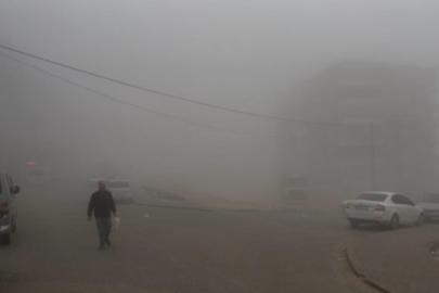 Besni’de yoğun sis ve sağanak yağış hayatı olumsuz etkiledi