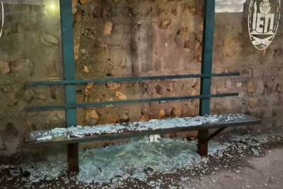 Beykoz’da durak camlarını hedef alan iki şüpheli yakalandı