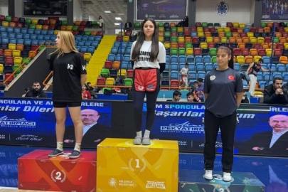 Bilecikli kick boksçulardan Türkiye derecesi