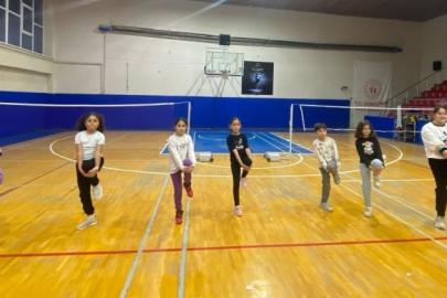 Bilecik’te badminton antrenmanları yoğun tempoda devam ediyor