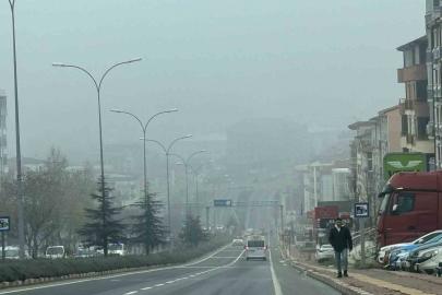 Bilecik’te sis gün boyu etkisini sürdürdü