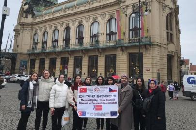 Bilecik’te tekstil öğrencileri Prag’da inovasyon eğitimi aldı