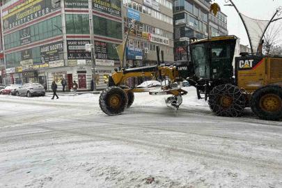 Bingöl’de beklenen kar yağışı başladı