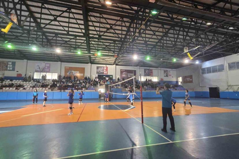 Bitlis’te ‘Okul Sporları Voleybol İl Şampiyonası’ başladı