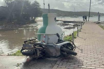 Bodrum’da selin ardından fırtına: "Tekneler karaya oturdu, denizin rengi değişti"