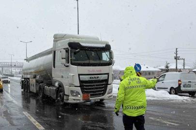 Bolu Dağı ağır tonajlı araçlara kapatıldı