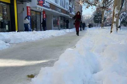 Bolu’da yollar buz tuttu, vatandaşlar zor anlar yaşadı