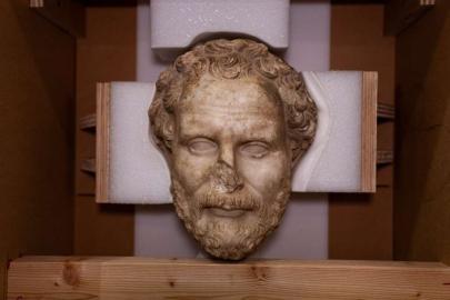 Boubon’un Kayıp İmparatoru, Mermer Demosthenes Başı ve düver pişmiş toprak levhaları Türkiye’ye dönüyor