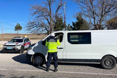 Burdur’da jandarmadan trafik denetimi: 502 araç ve sürücüsüne para cezası