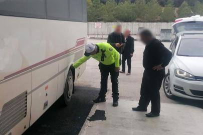 Burdur’da polis ekiplerinden kış lastiği denetimi