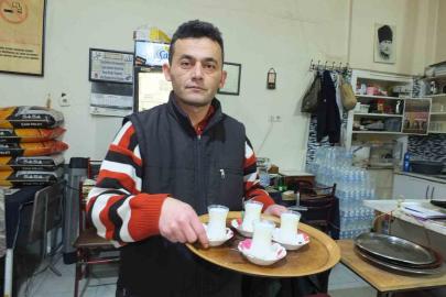 Burhaniye’de kahvehanelerde çay yerine süt içiliyor