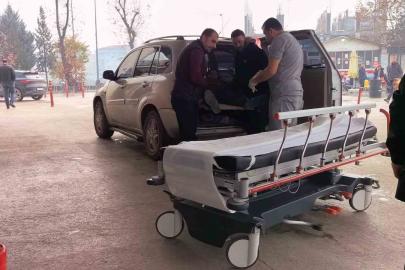 Bursa’da devrilen suntaların altında kalan işçi yaralandı