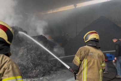 Bursa’da metal geri dönüşüm fabrikasında yangın paniği