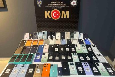 Bursa’da piyasa değeri 3 milyon lira olan kaçak cep telefonları ve USB kablolar ele geçirildi