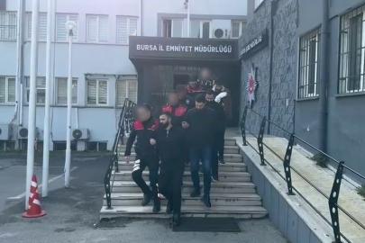 Bursa’da ‘servis açmadınız’ diye silahlı saldırı düzenleyip 6 kişiyi yaralayan şüphelilere operasyon : 10 şüpheli gözaltına alındı